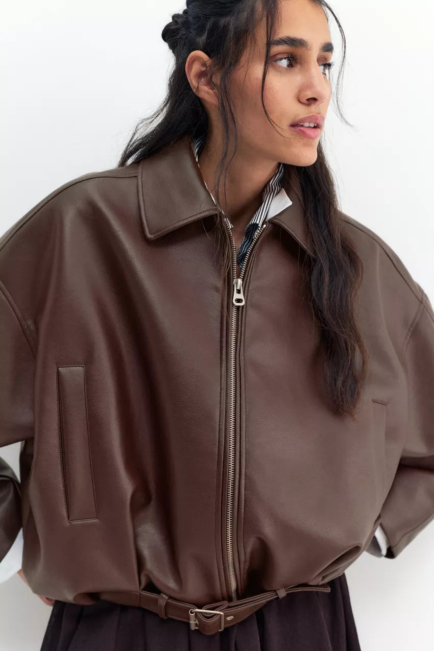 Chaqueta bomber efecto piel color chocolate Pull&Bear