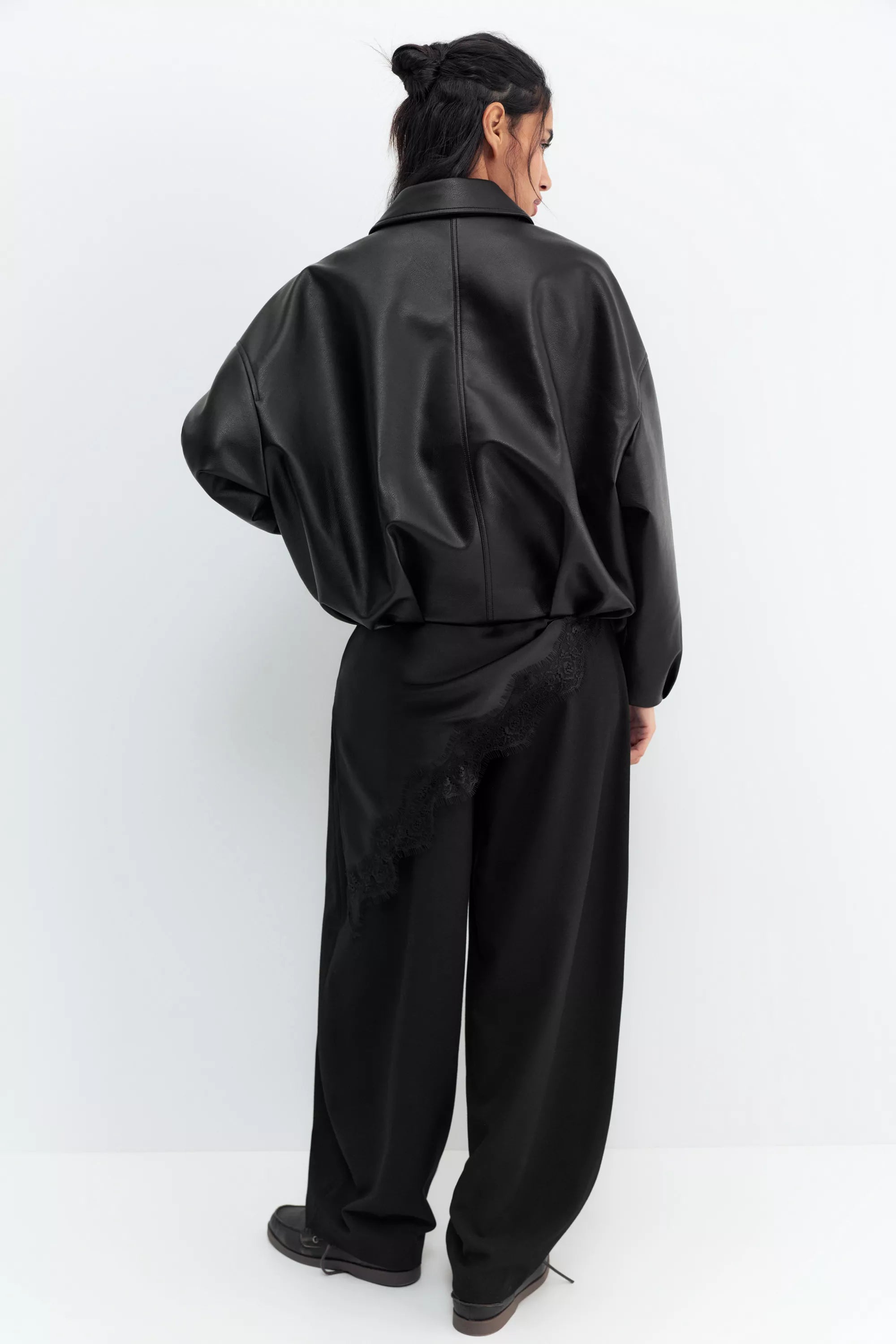 Chaqueta bomber efecto piel color negro Pull&Bear