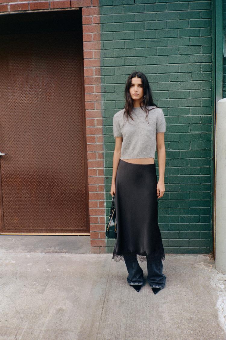 Falda Midi Satinada Encaje