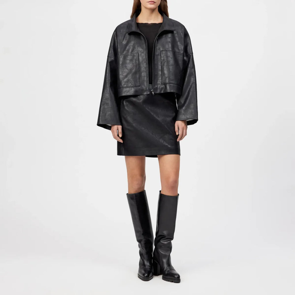 Chaqueta Etérea efecto piel negra