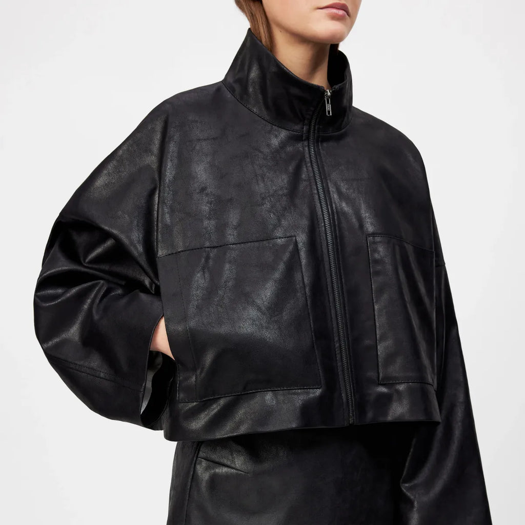 Chaqueta Etérea efecto piel negra