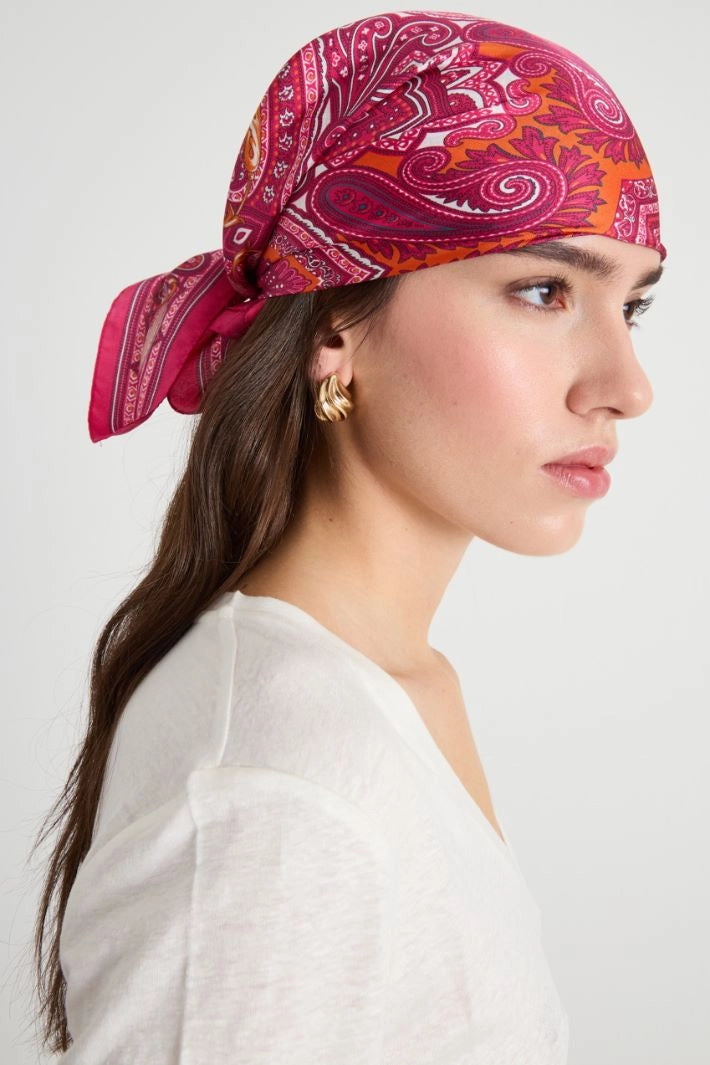 Pañuelo Foulard Gigi — Seda Italiana Rosa Fucsia