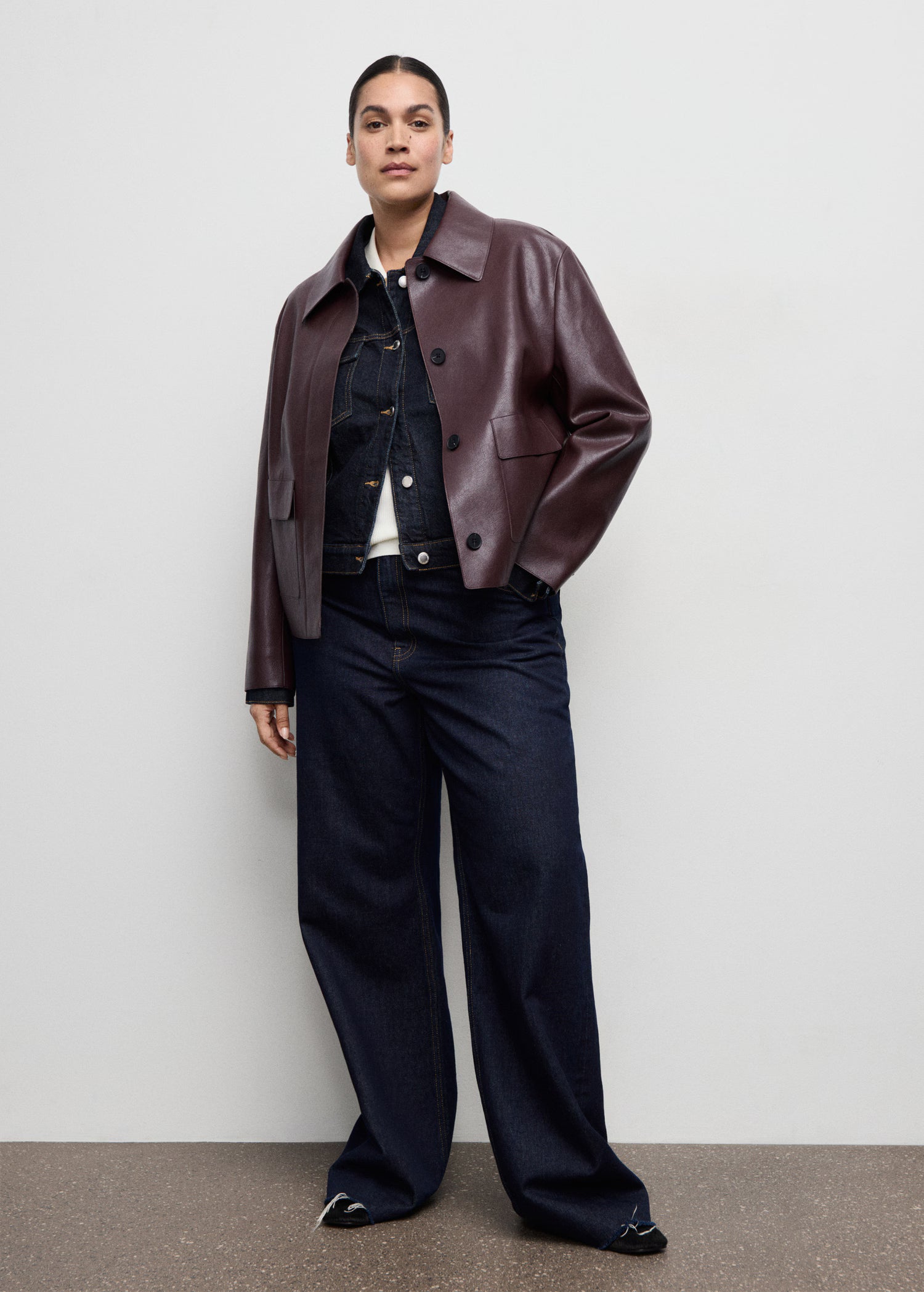 Chaqueta Mango efecto piel con bolsillos Granate