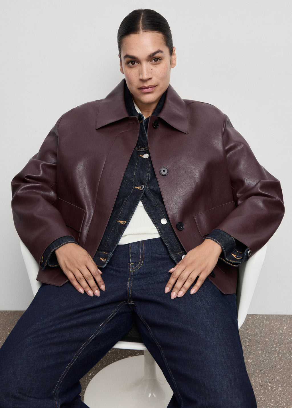 Chaqueta Mango efecto piel con bolsillos Granate