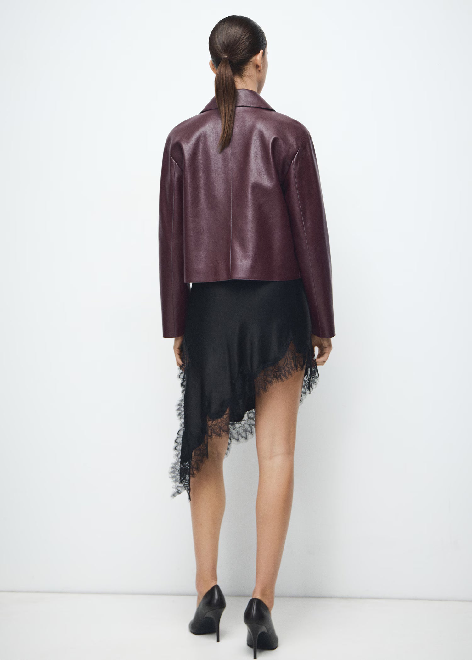 Chaqueta Mango efecto piel con bolsillos Granate