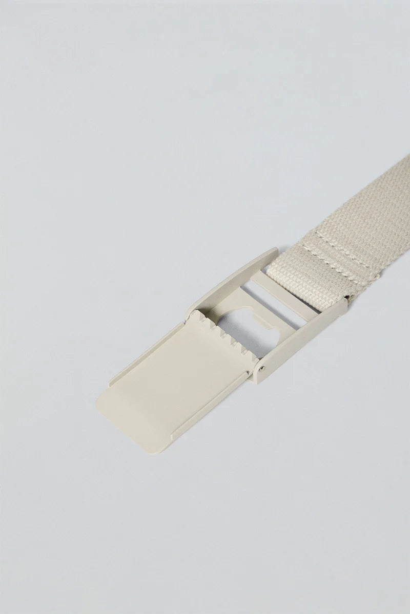 Cinturón Brahim Canvas Beige con Hebilla Logotipada