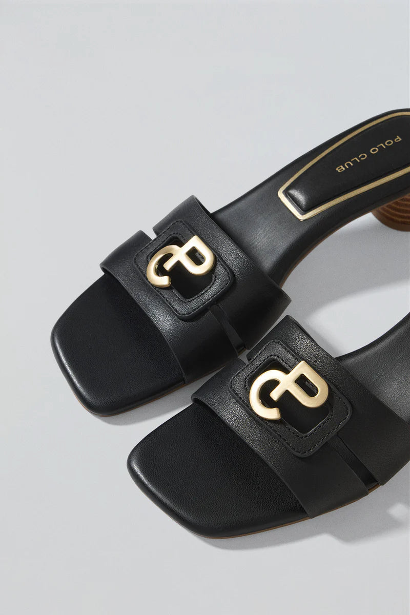 Mule de Tacón Giorgia Negra con Detalle Metálico