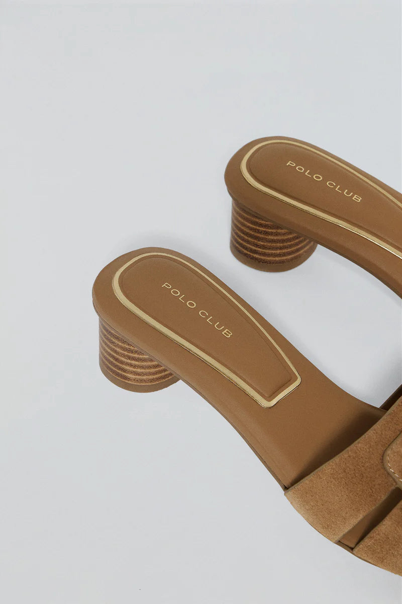 Mule de Tacón Giorgia Camel con Detalle Metálico