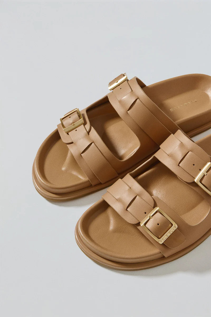 Sandalia Bio Camel Blake con Hebillas