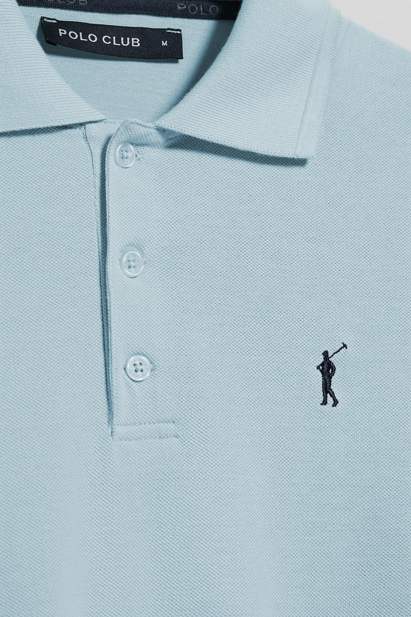 Polo azul bebé de manga corta y tres botones con logo bordado Rigby Go