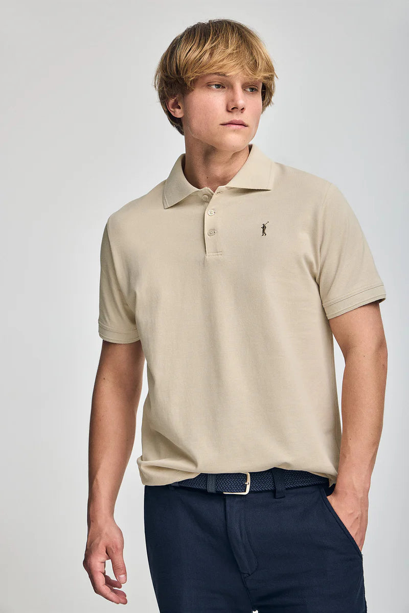 Polo beige de manga corta y tres botones con logo bordado Rigby Go