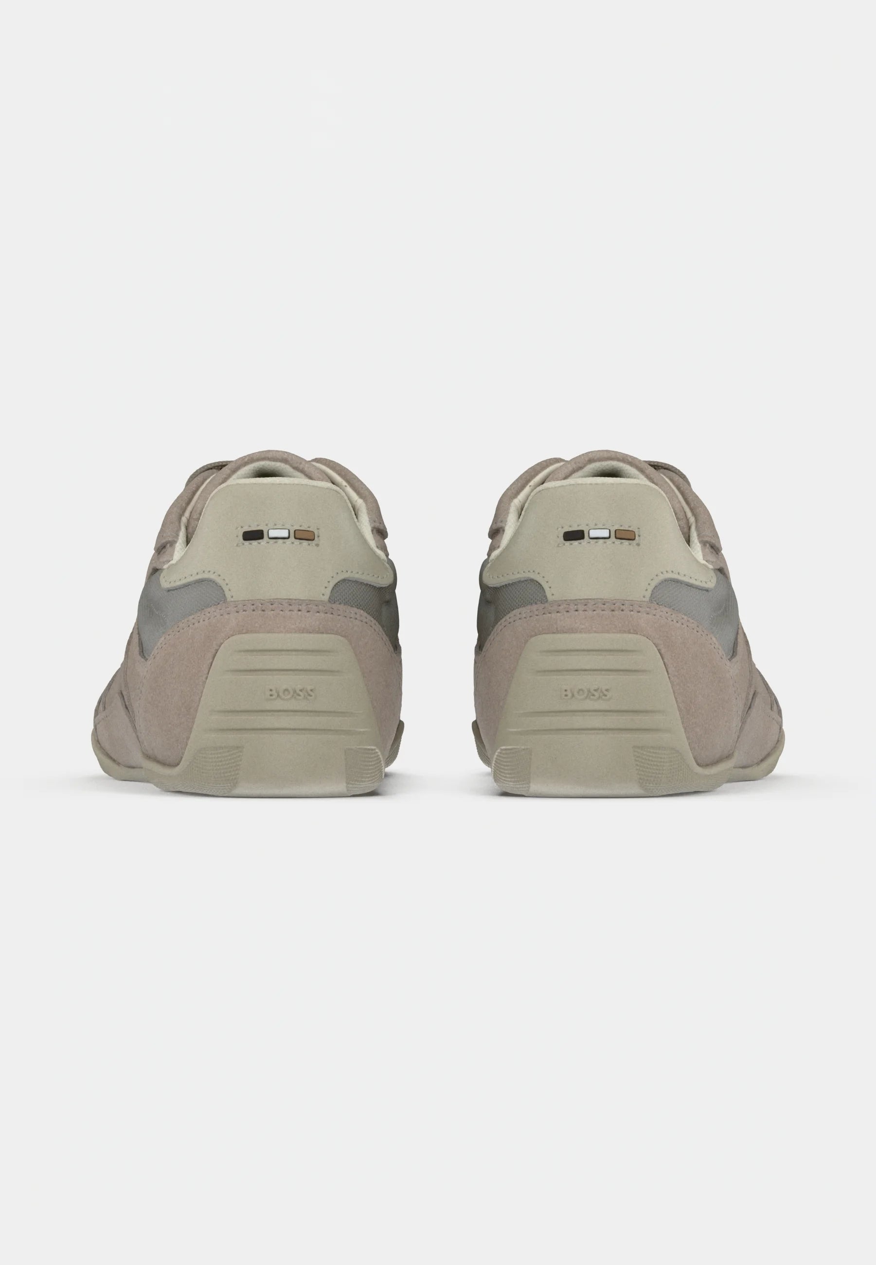 Zapatilla Baja Boss en Ante Beige
