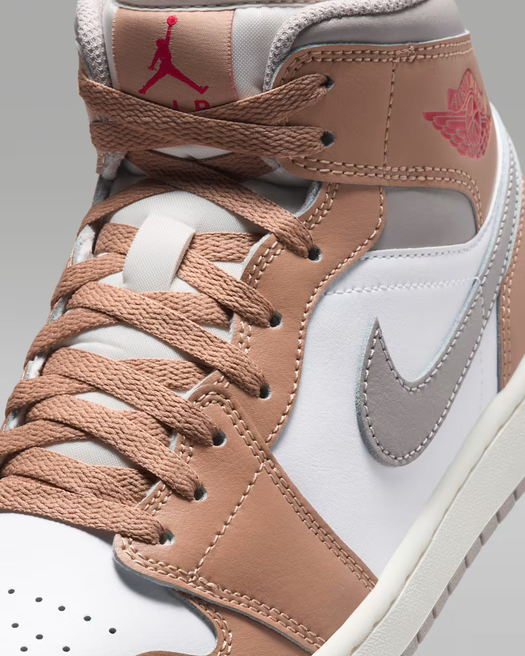 Air Jordan 1 Mid Blanco Beige Gris