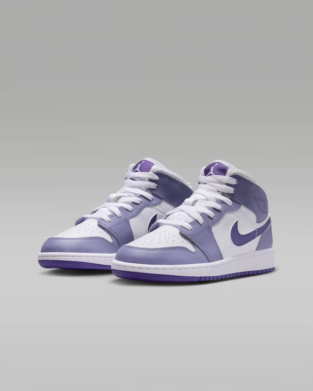 Air Jordan 1 Mid Lila Claro