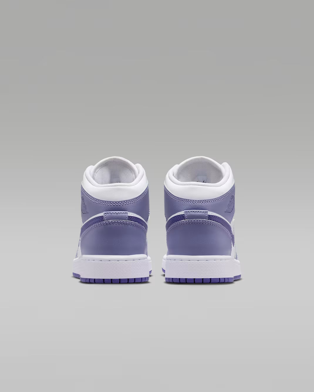 Air Jordan 1 Mid Lila Claro