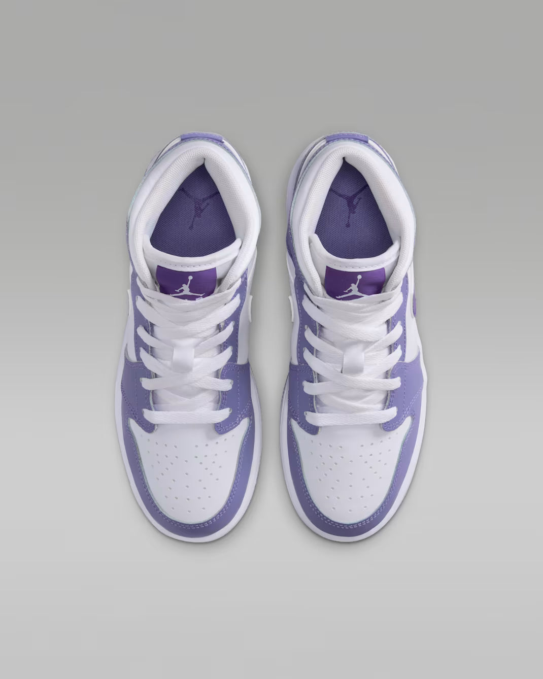 Air Jordan 1 Mid Lila Claro