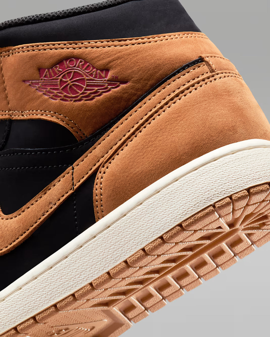 Air Jordan 1 Mid Negro Naranja Ladrillo