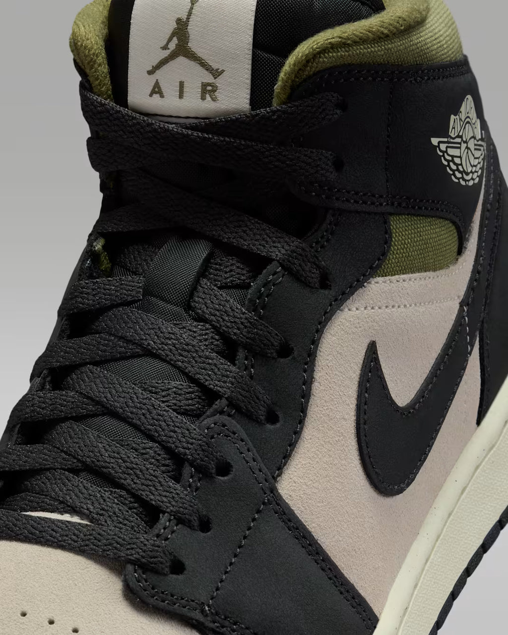 Air Jordan 1 Mid Negro Blanco Oliva