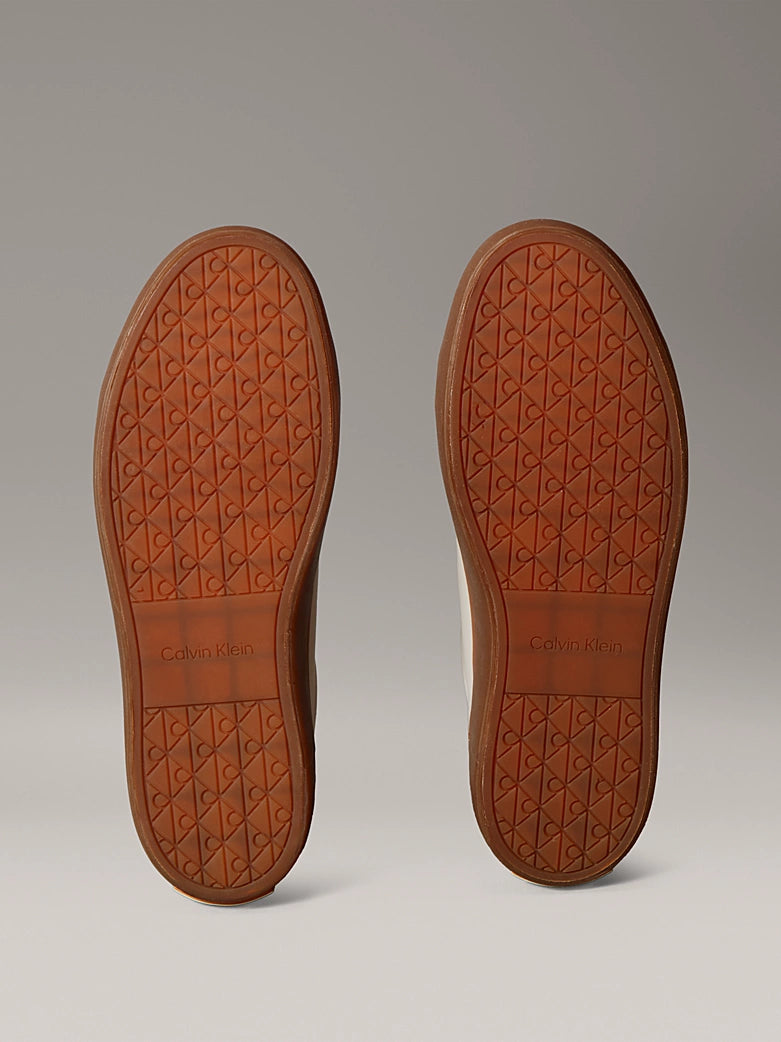 Zapatillas de piel lisa con logo grabado chateau/cashew/tuscany