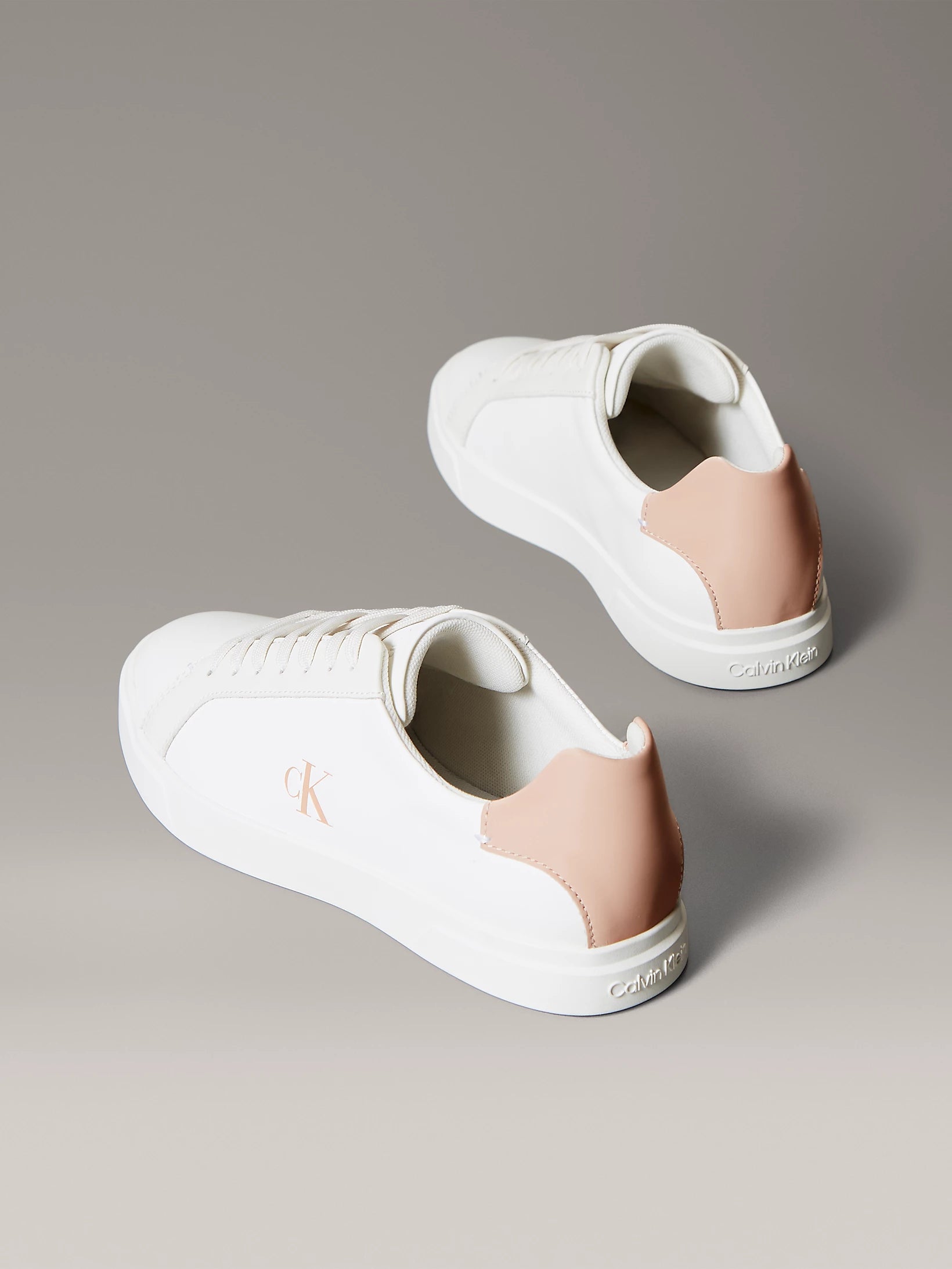 Zapatillas Calvin Klein Piel Logo Distintivo Lily White/Tuscany