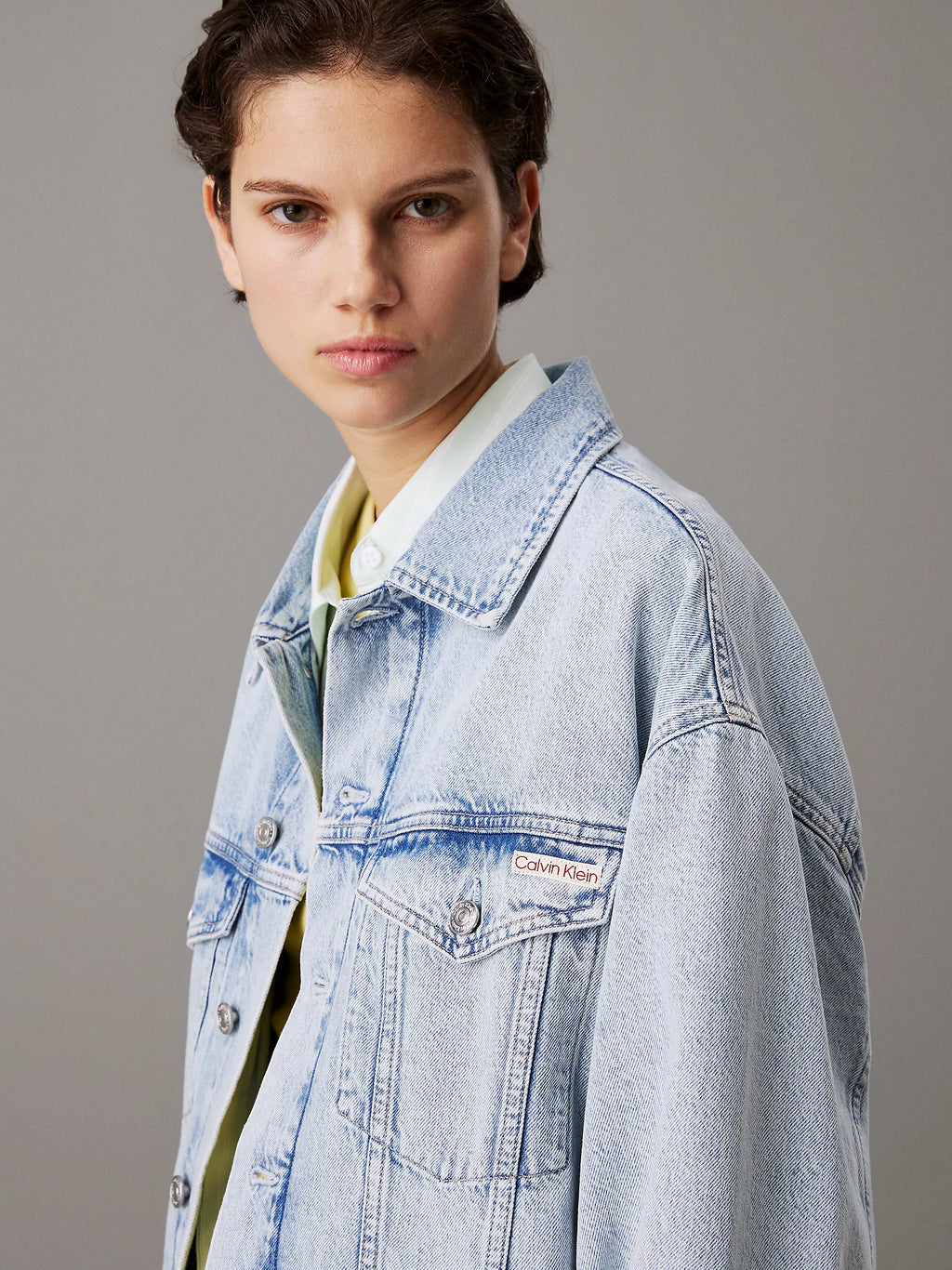 Chaqueta denim boxy Calvin Klein azul claro