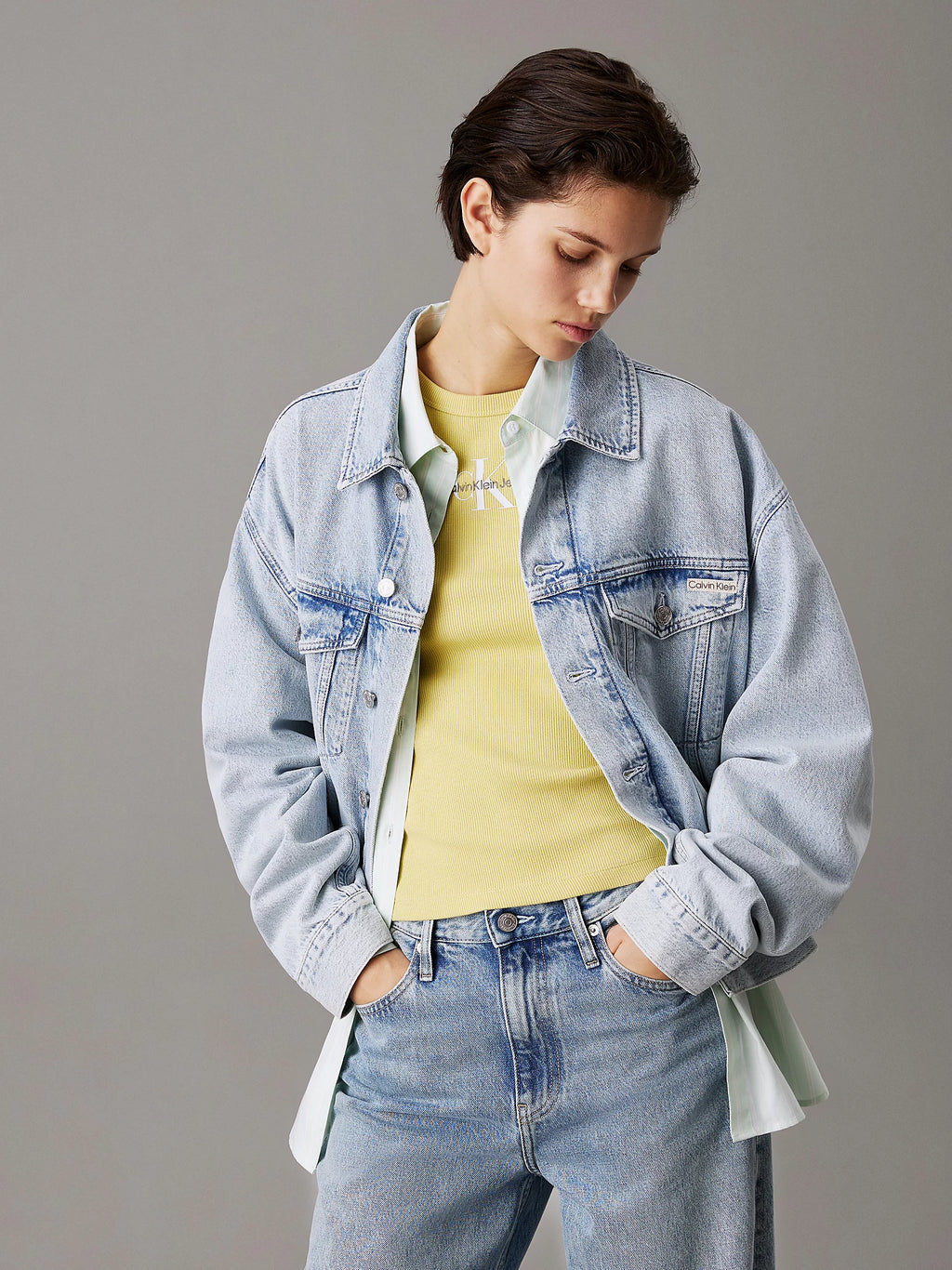 Chaqueta denim boxy Calvin Klein azul claro