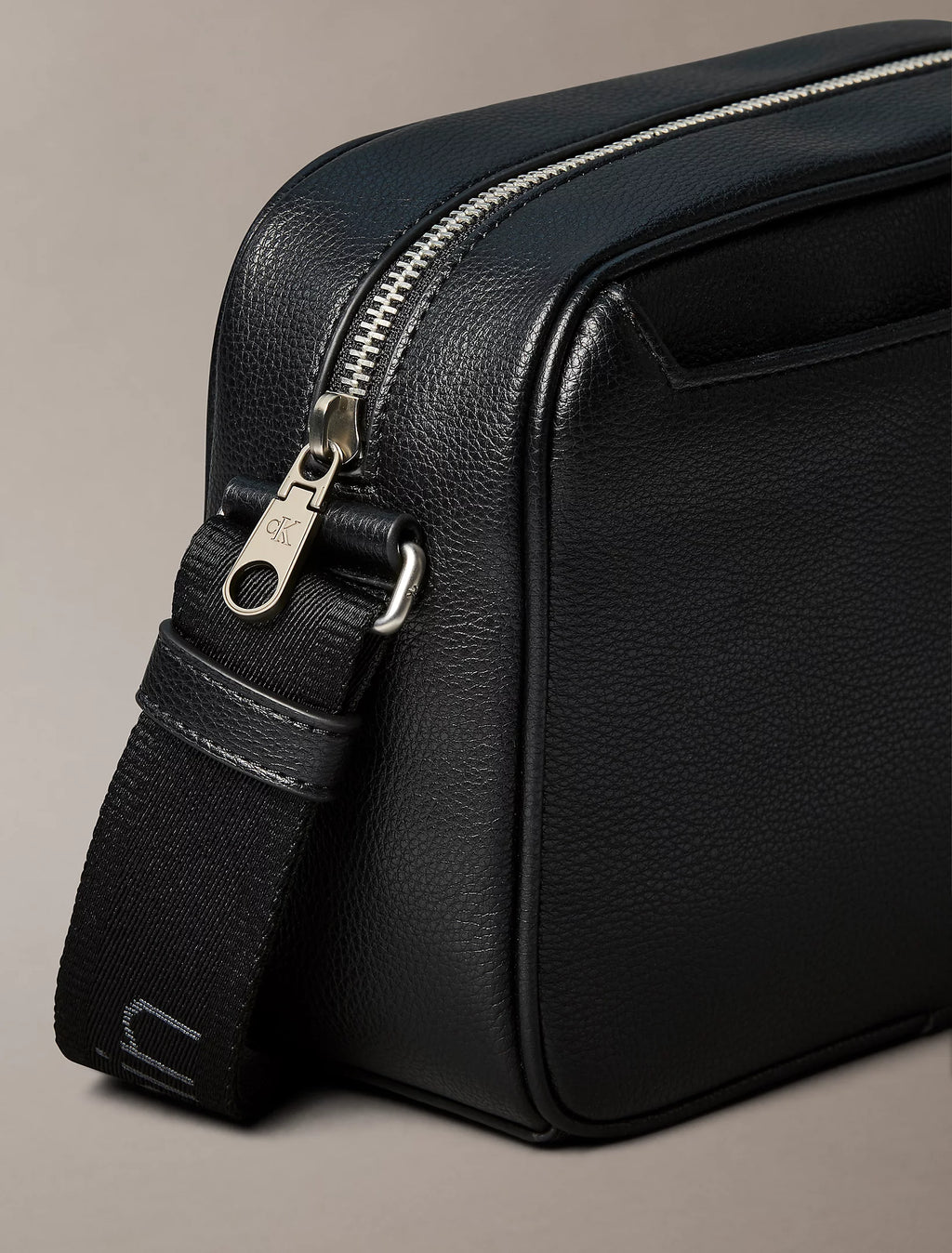 Bolso cruzado cargo Black