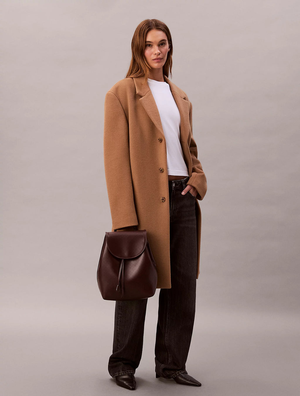 Calvin Klein EMBLEM FLAP BACKPACK - Mochila - fudge