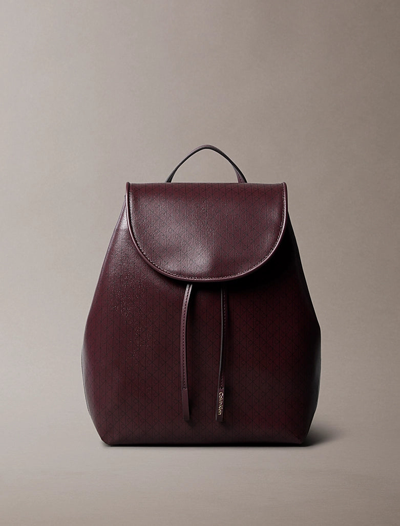 Calvin Klein EMBLEM FLAP BACKPACK - Mochila - fudge