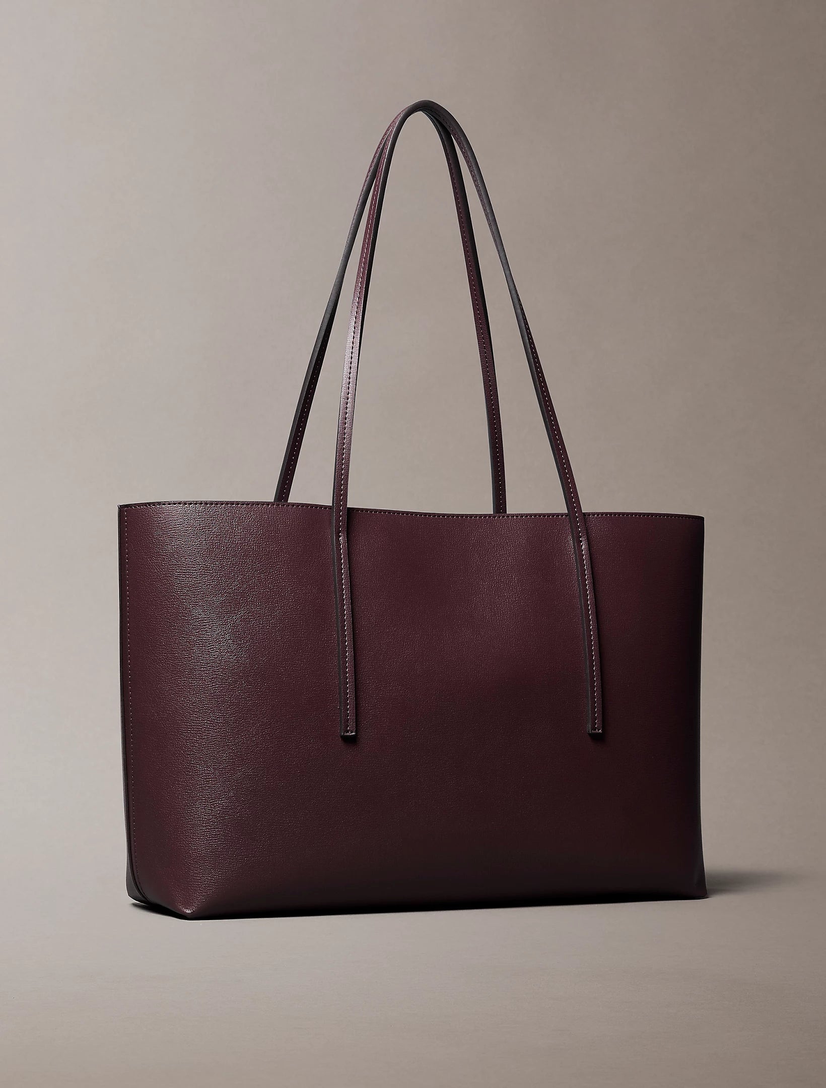 Bolso tote con logo en lámina metálica Fudge/Espresso