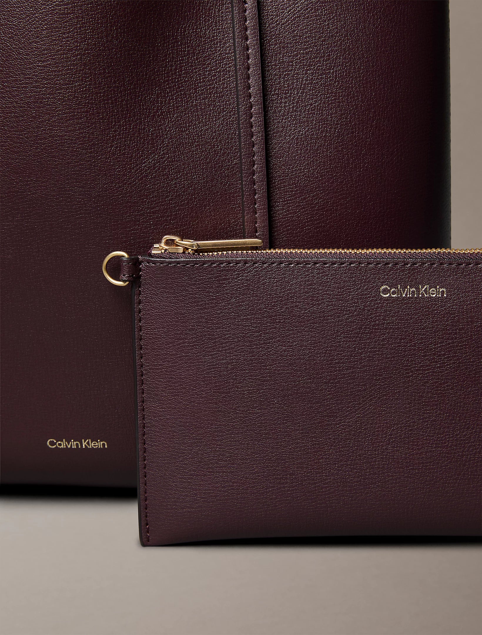 Bolso tote pequeño con logo en lámina metálica Fudge/Espresso