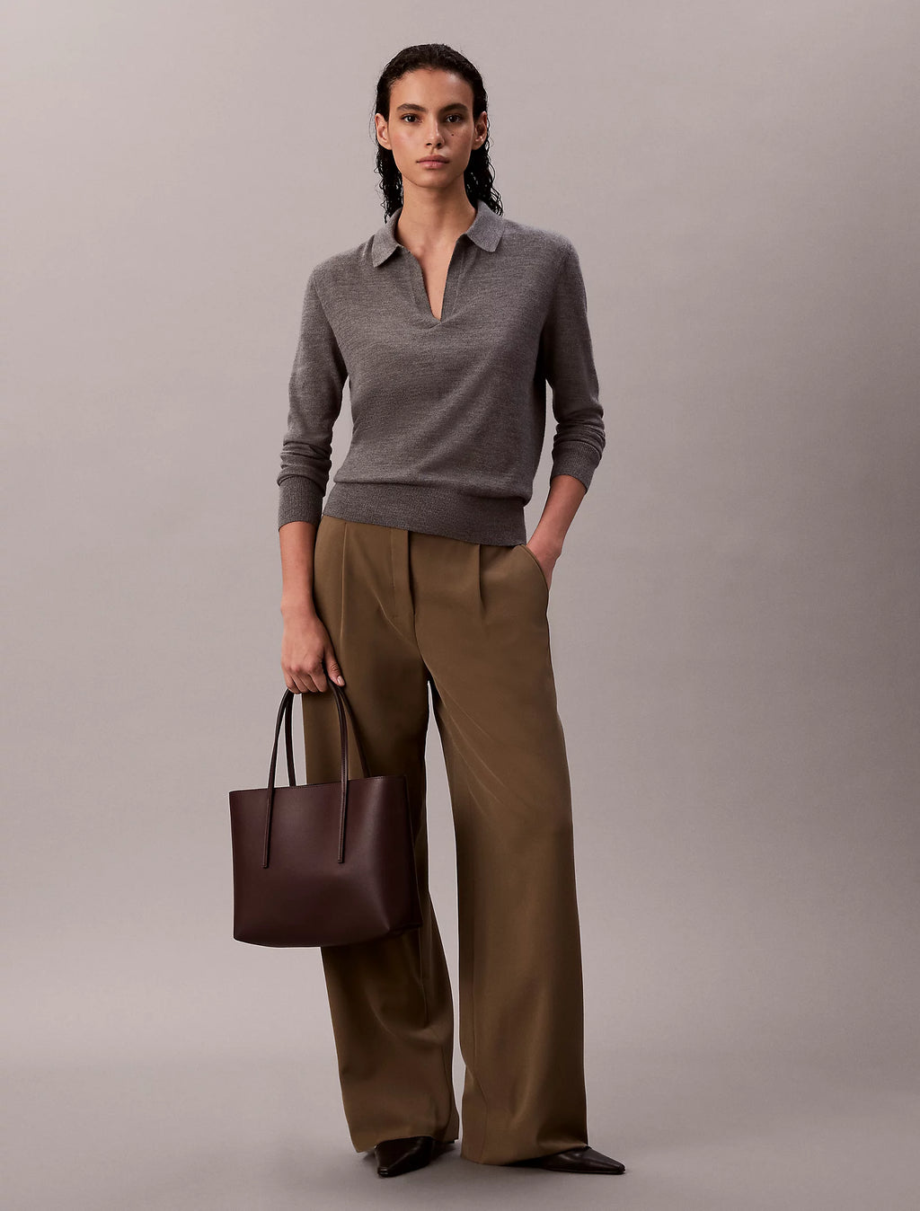 Bolso tote pequeño con logo en lámina metálica Fudge/Espresso