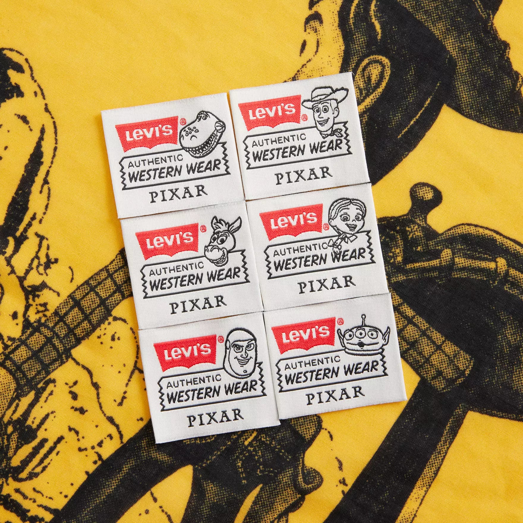 Levi's Camiseta Boxy Toy Story Woody Saddleman - Caqui Multicolor