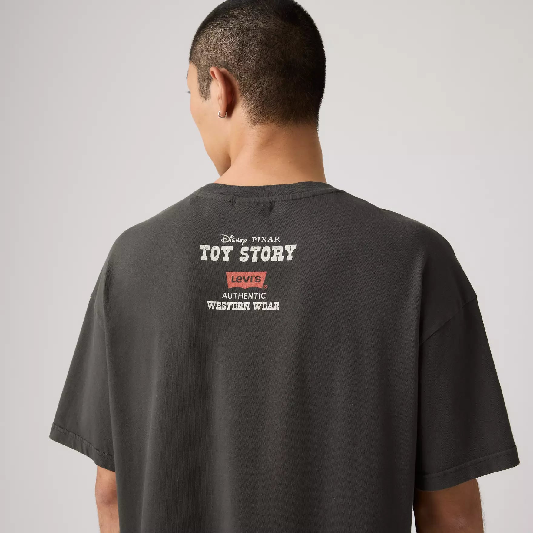 Levi's Camiseta Boxy Toy Story Woody Saddleman - Caqui Multicolor