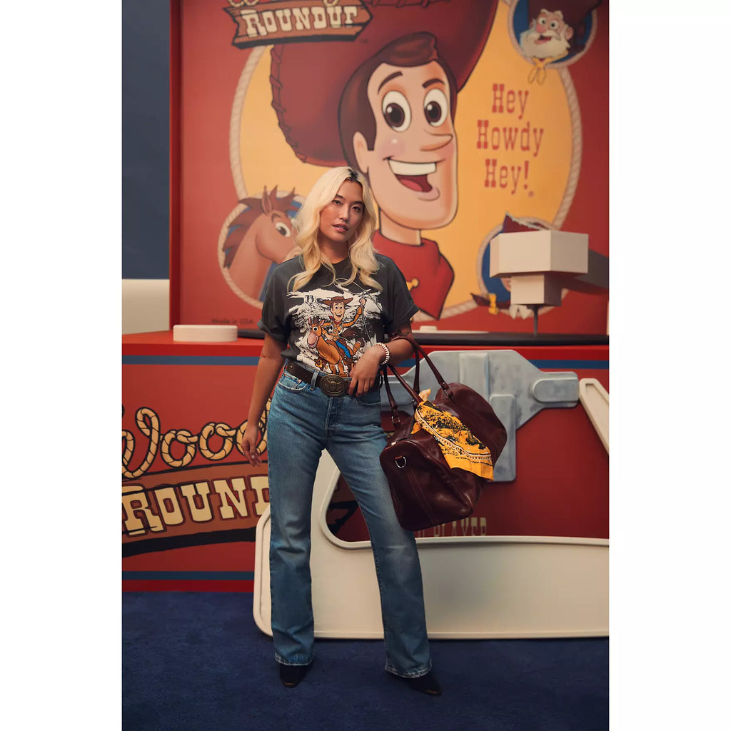 Levi's Camiseta Boxy Toy Story Woody Saddleman - Caqui Multicolor