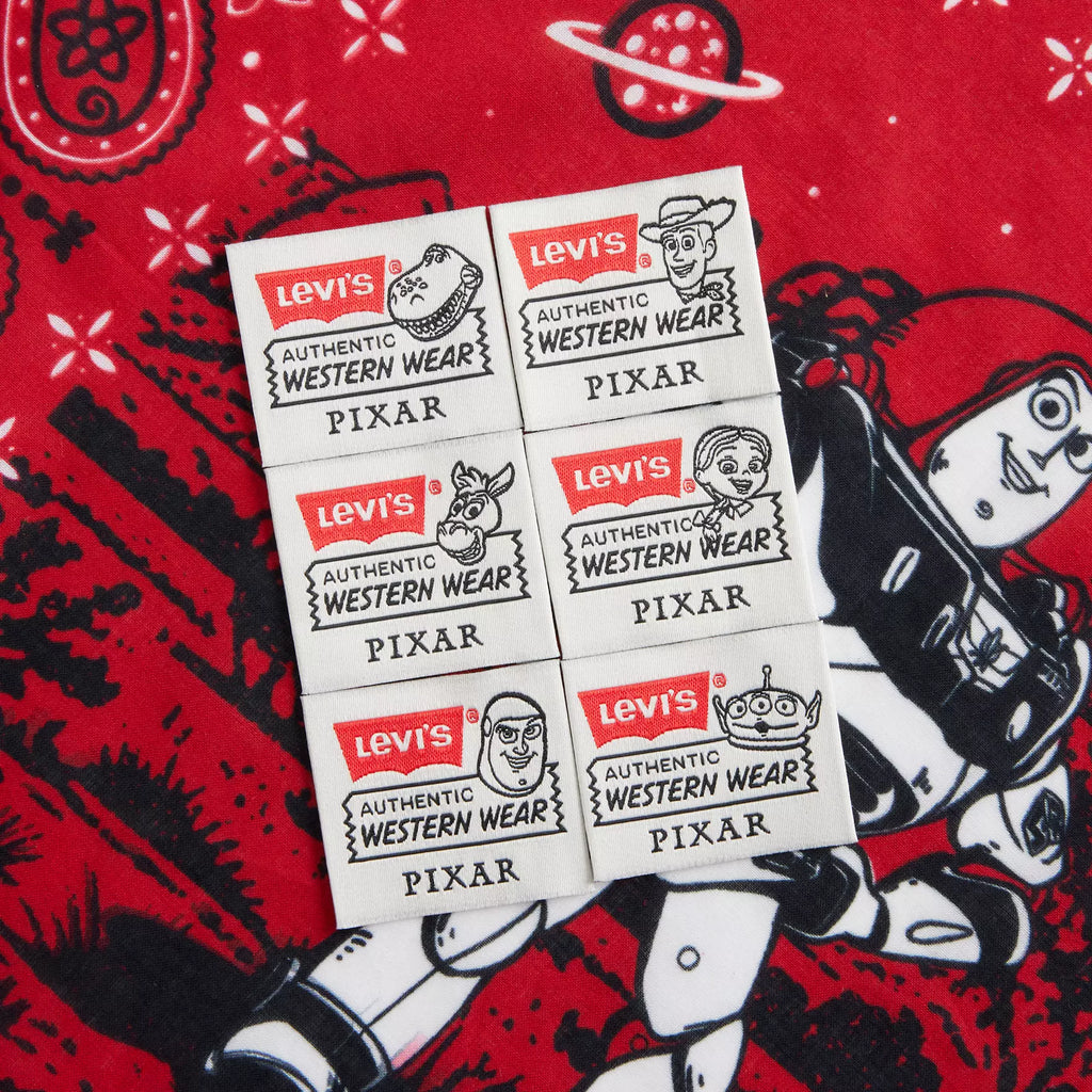 Levi's Camiseta Boxy Toy Story Woody Saddleman - Edición Limitada