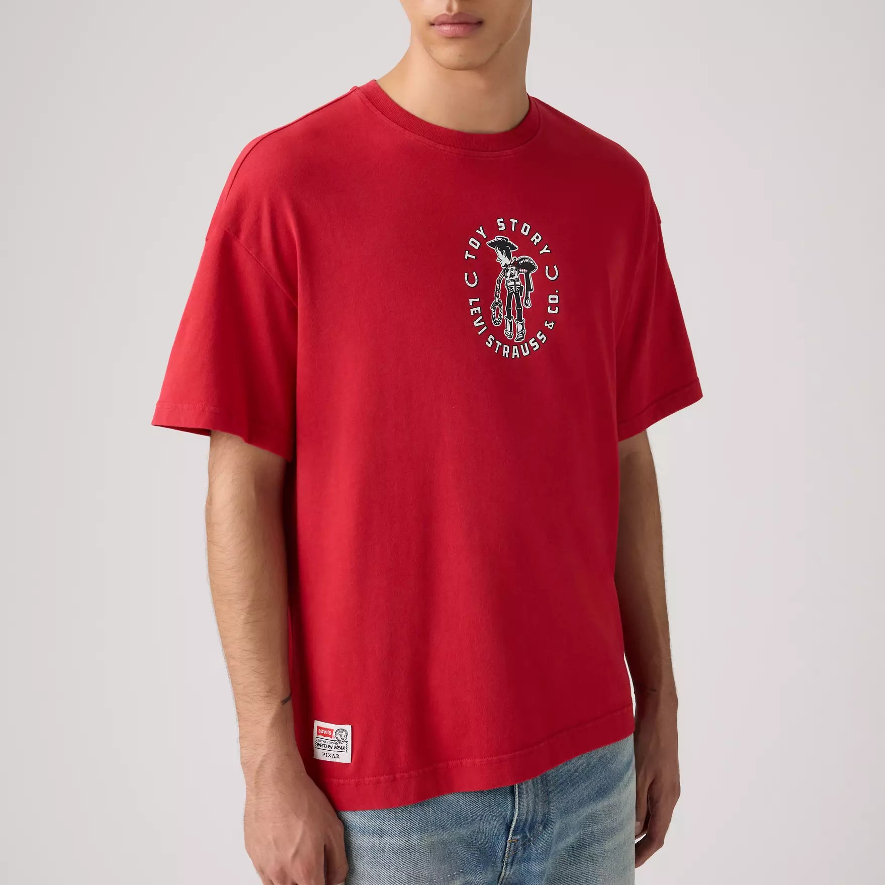Levi's Camiseta Boxy Toy Story Woody Saddleman - Edición Limitada