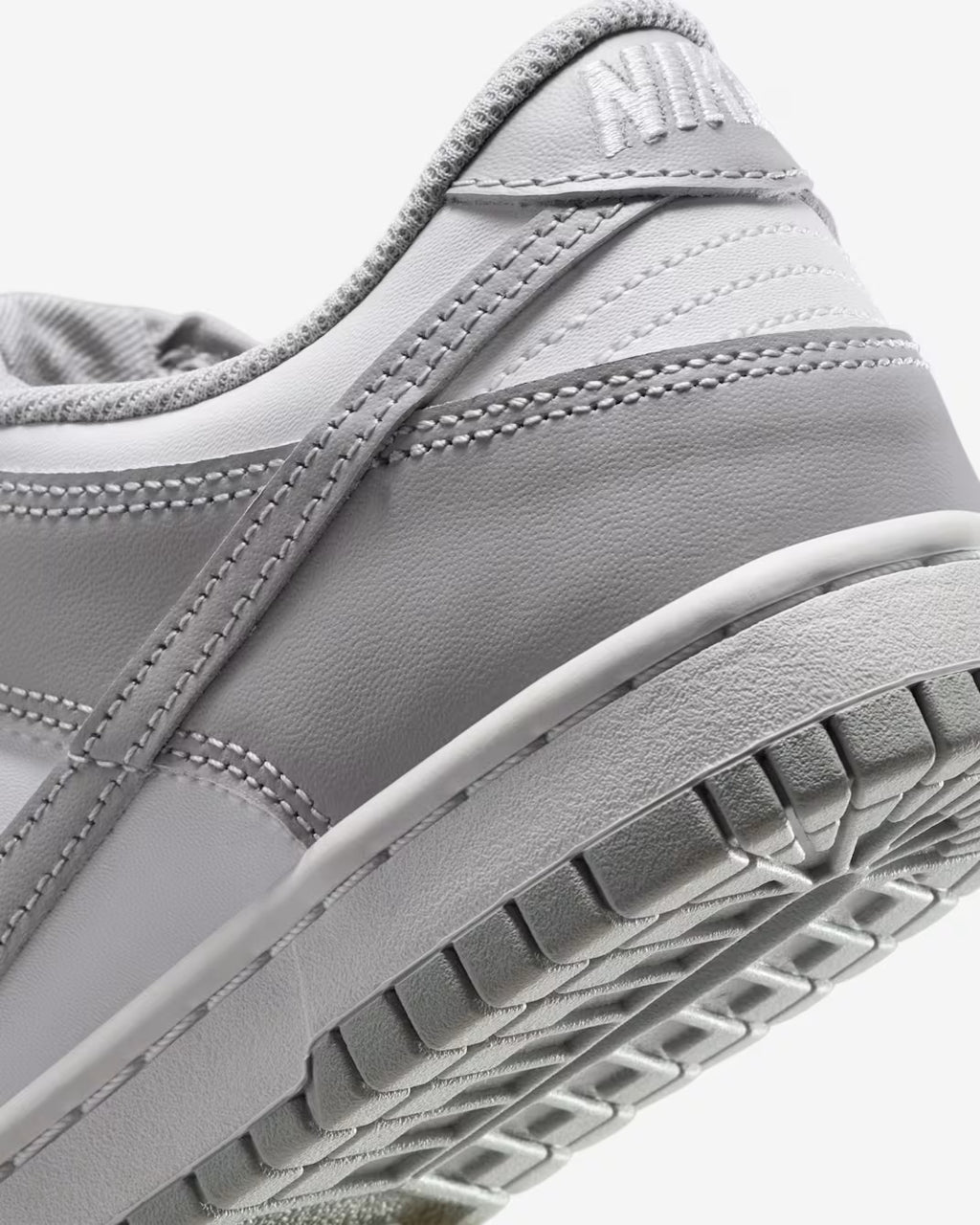 Nike Dunk Low Blanco Gris