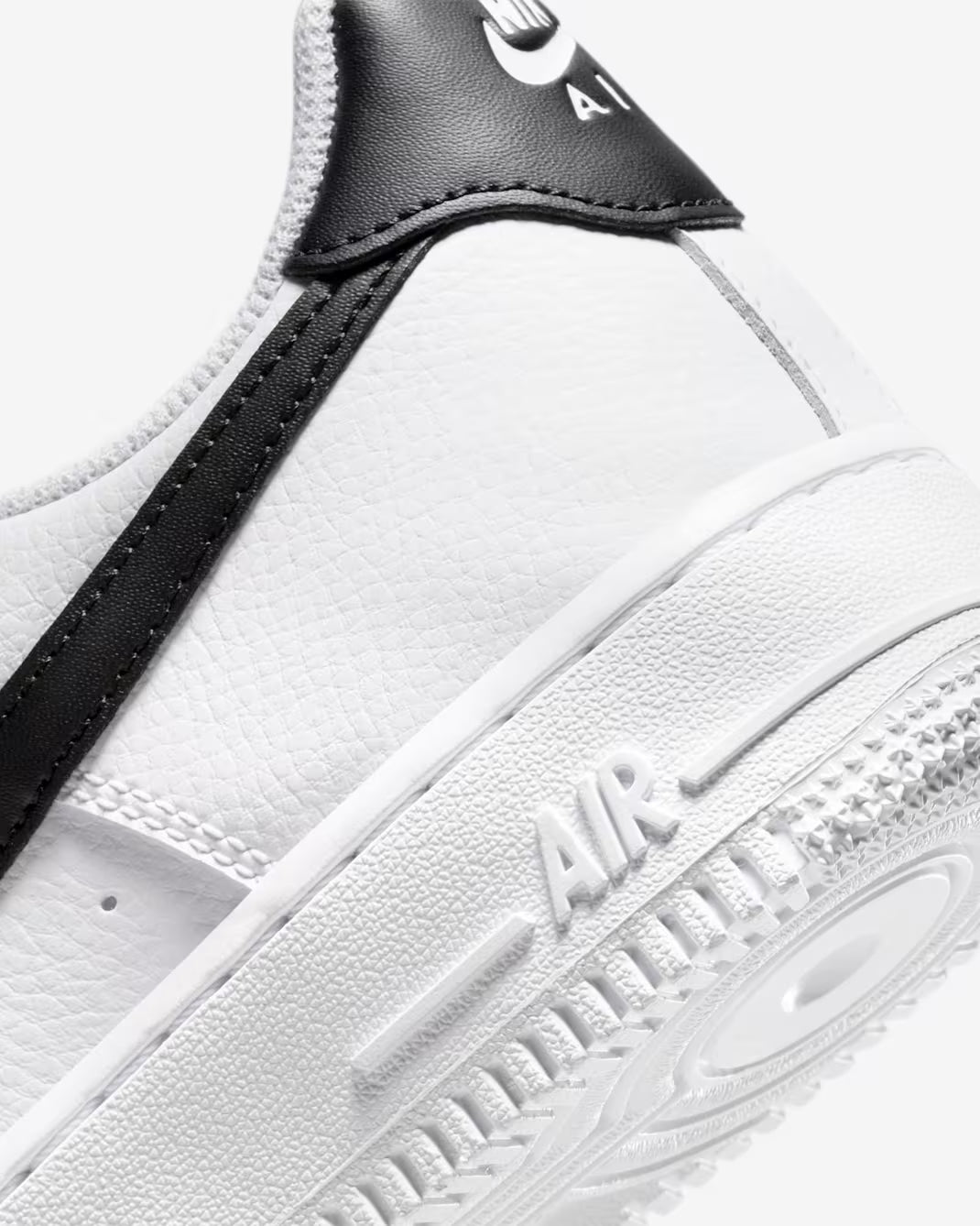 Nike Air Force 1 '07 Next Nature Blanco Negro