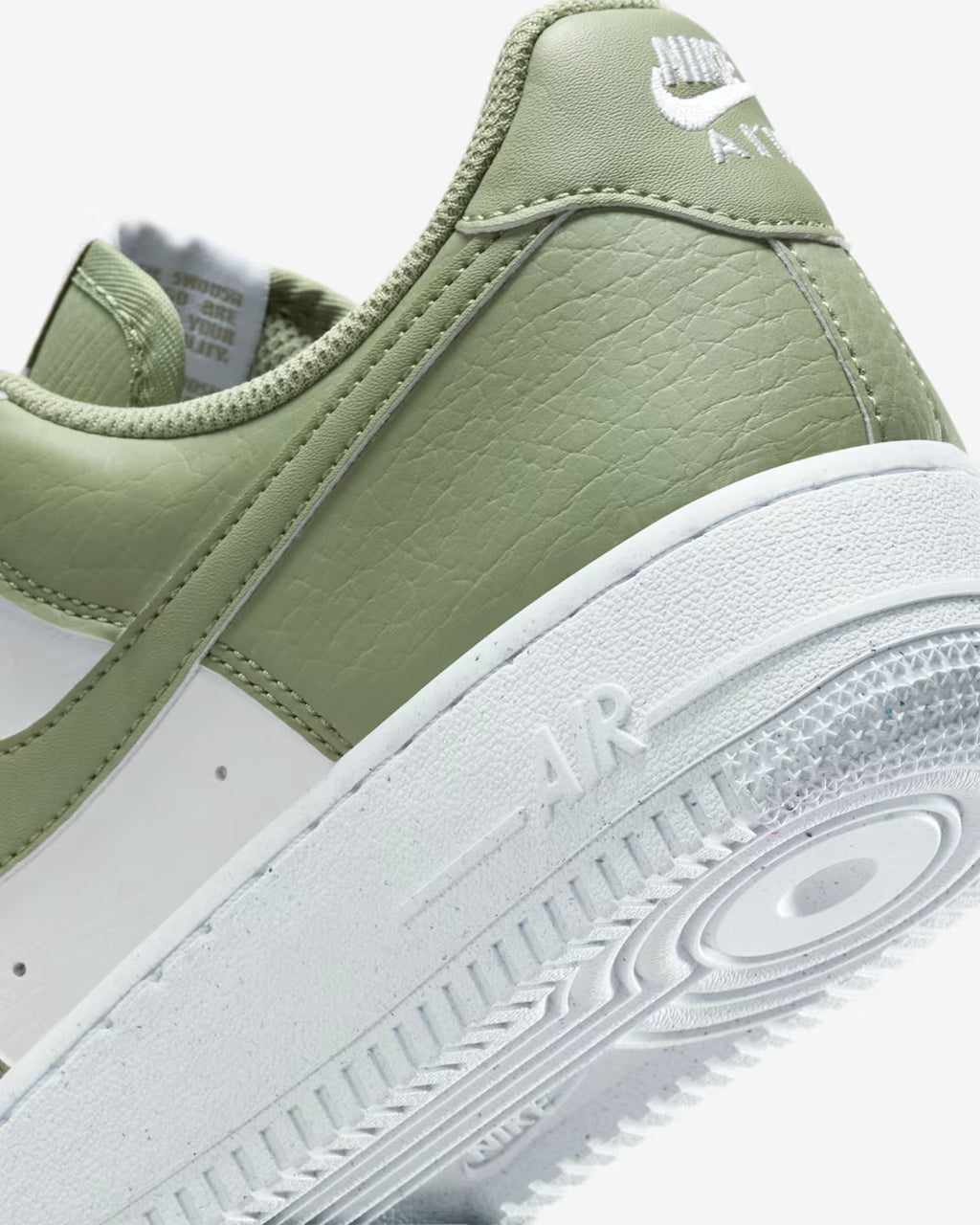 Nike Air Force 1 '07 Next Nature Blanco Oliva