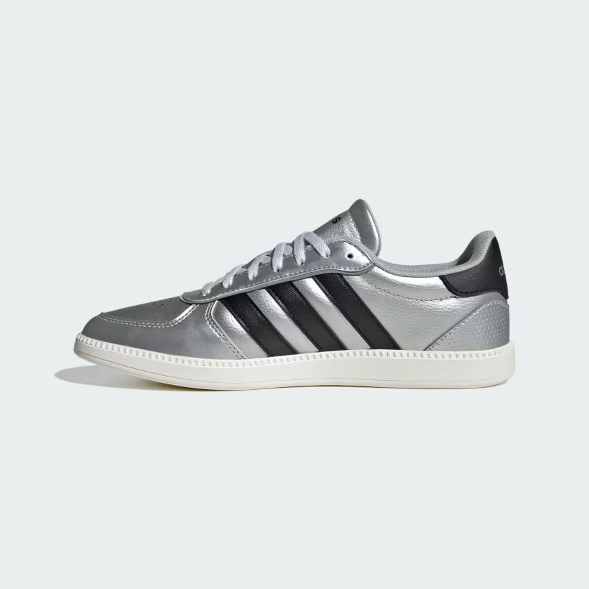 Zapatilla Breaknet Sleek Matte Silver / Core Black / Off White