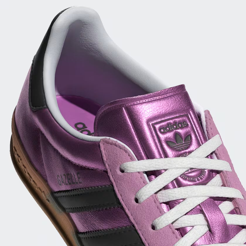 Zapatilla Adidas Indoor Gazelle Violeta Metalizado