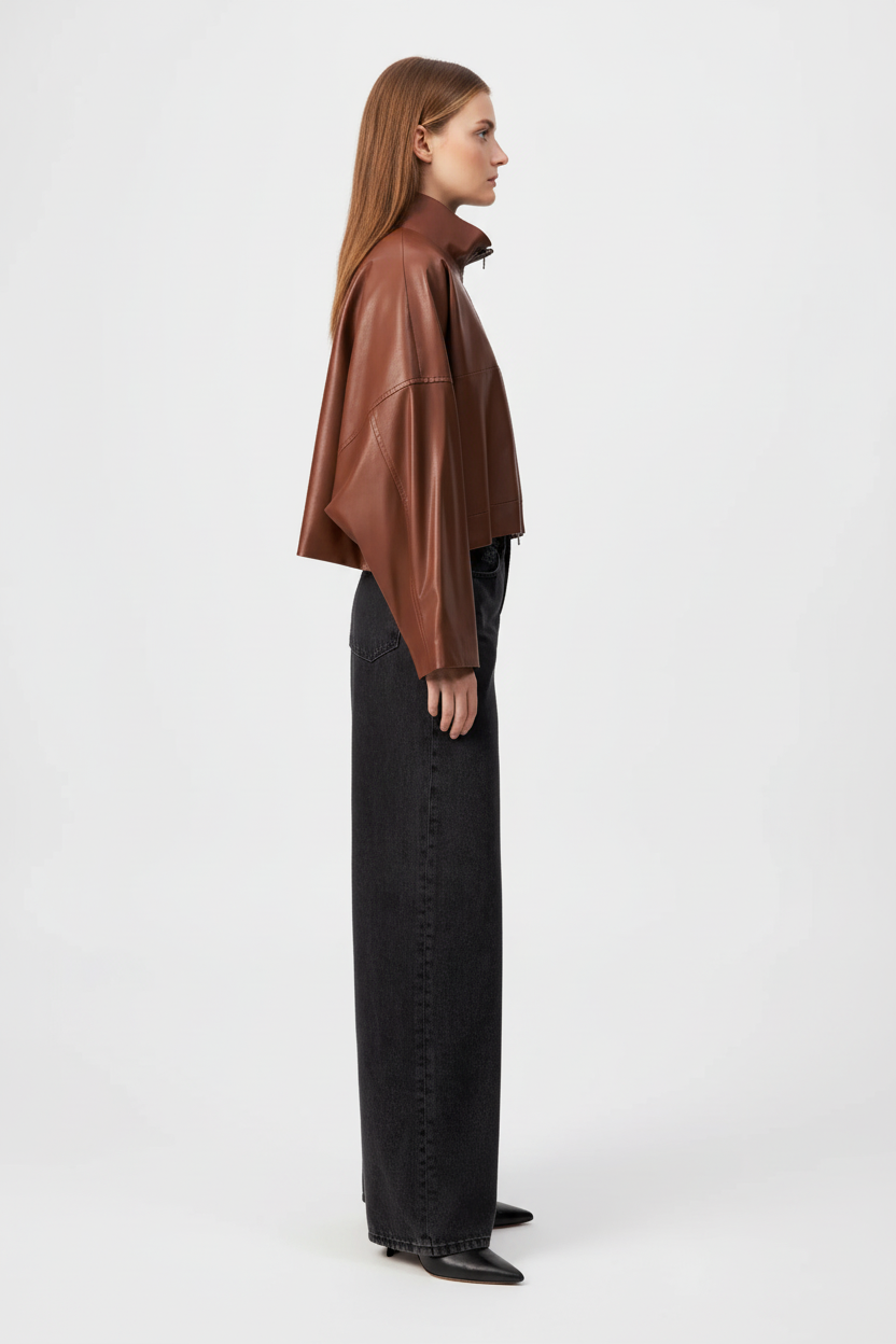 Chaqueta Etérea Marrón - Vista Lateral Modelo Rubia