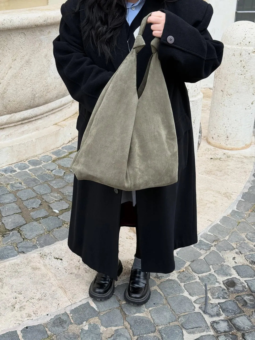 Bolso hobo grande efecto ante con neceser extraíble Pologi-1