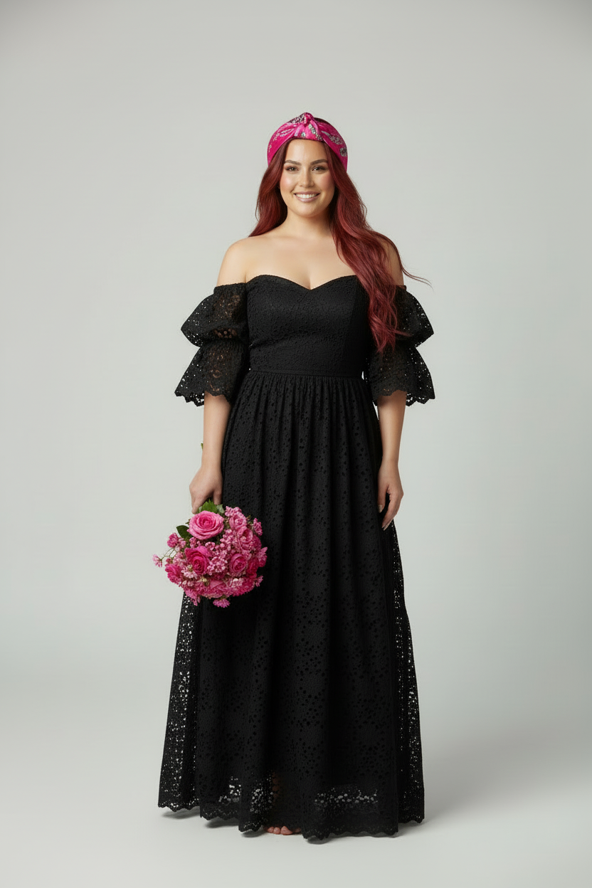 Modelo vestido negro pañuelo fucsia bouquet rosa