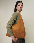 Bolso hobo grande efecto ante con neceser extraíble Pologi-1