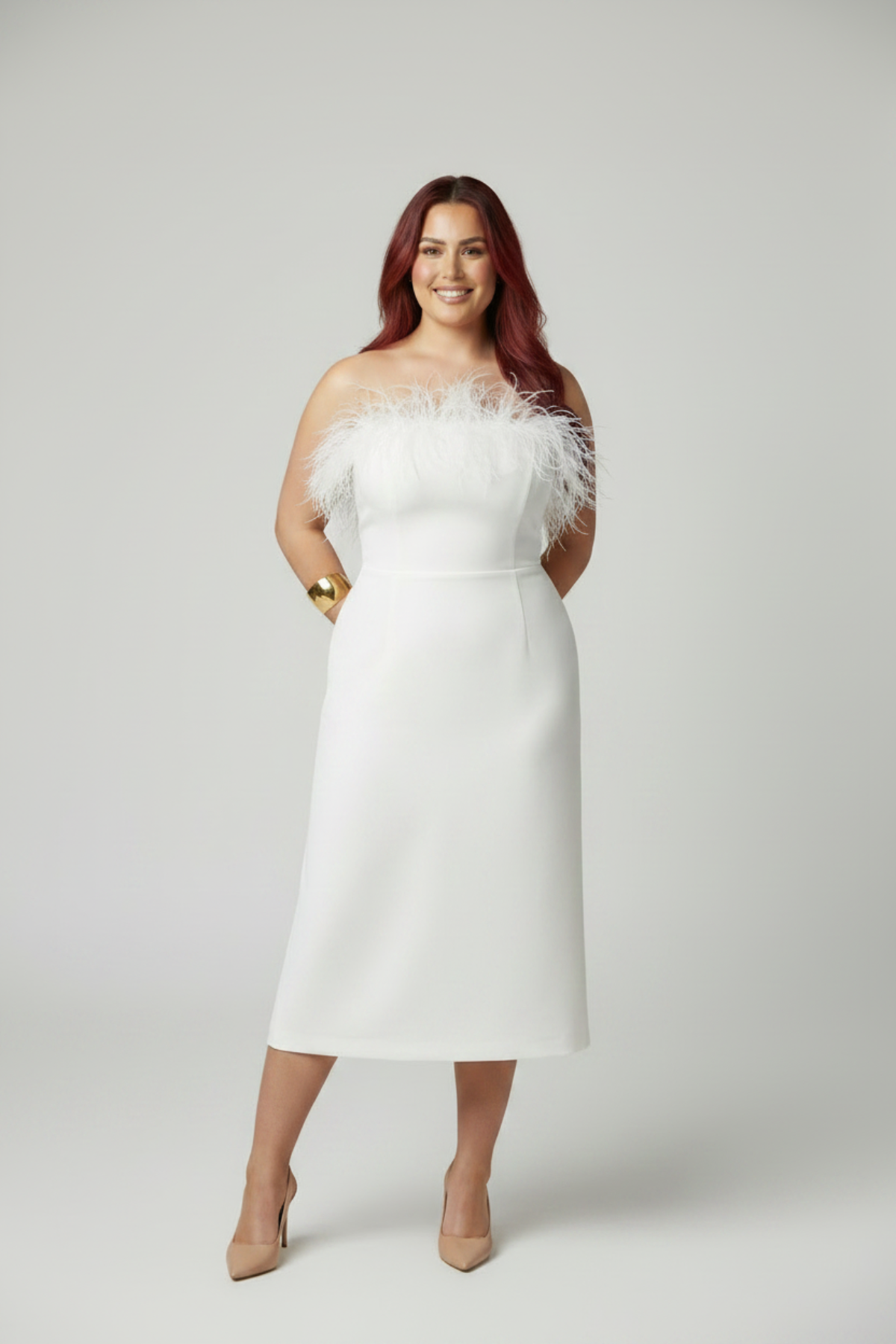 Vestido blanco plumas liso stiletto Gia