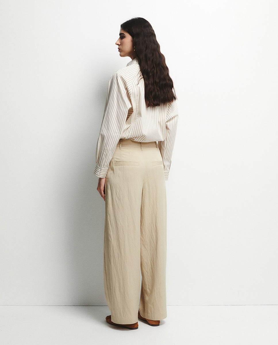 Pantalón con Pinzas Beige